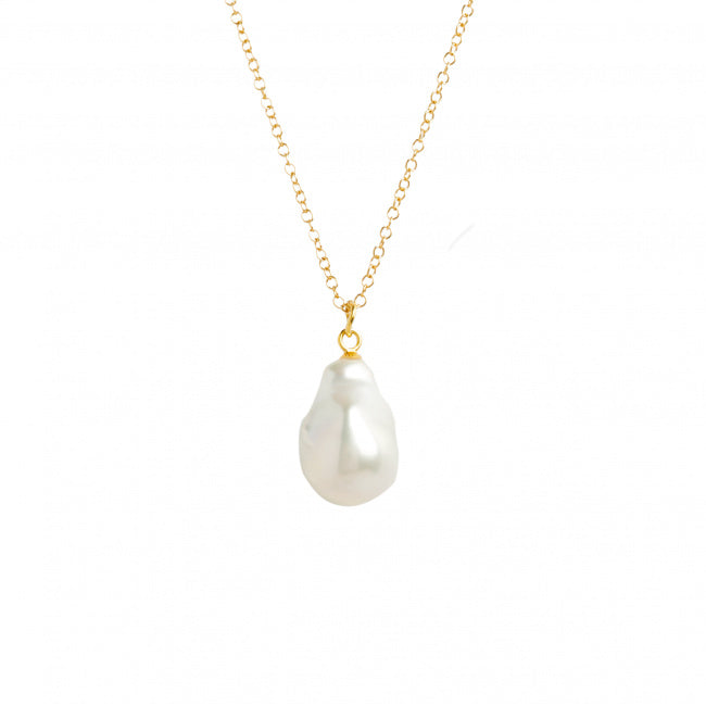 Ula pearl necklace