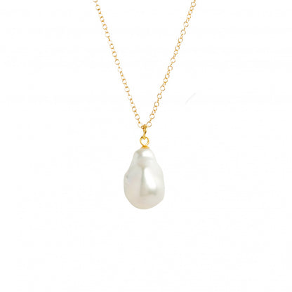 Ula pearl necklace