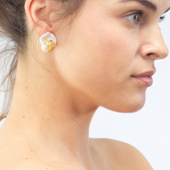 Cordelia-pearl-stud-earrings