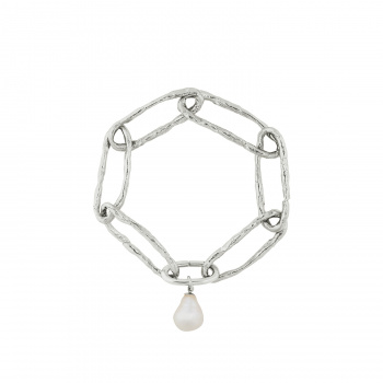 Deborah-Blyth-silver-oval-link-bracelet-with-pearl