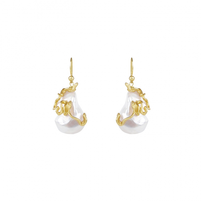Delphin-drop-pearl-earrings