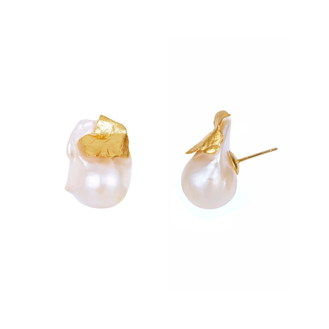 cordelia-pearl-stud-earrings-pin